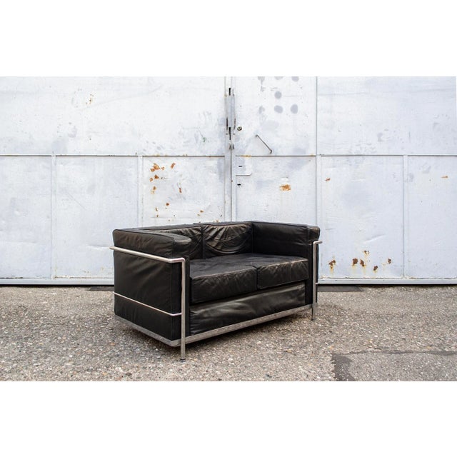 Black Vintage LC-2 in Black Leather by Le Corbusier for Alivar, 1980s For Sale - Image 8 of 8