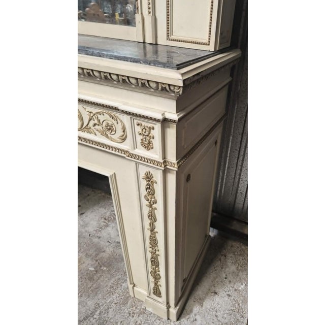 Louis XVI Style Fireplace with Overmantel in Lacquered Wood with Gilt Highlights, in Good conditions. Designed before 1890