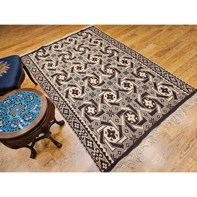 Late 20th Century Vintage American Southwestern Rug, Handwoven Wool, Geometric Pattern, Tan & Brown, 5’ X 7’ For Sale - Image 5 of 12