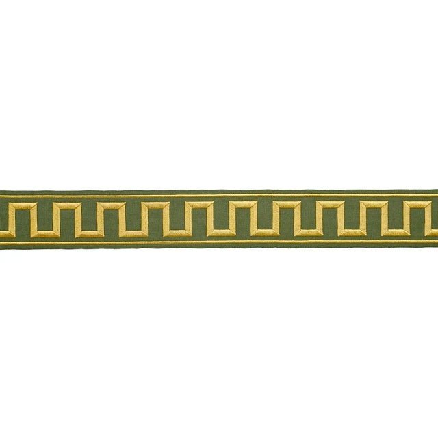 This quintessential Greek key motif designed by Miles Redd is pure perfection. No fancy fretwork in this embroidered trim,...