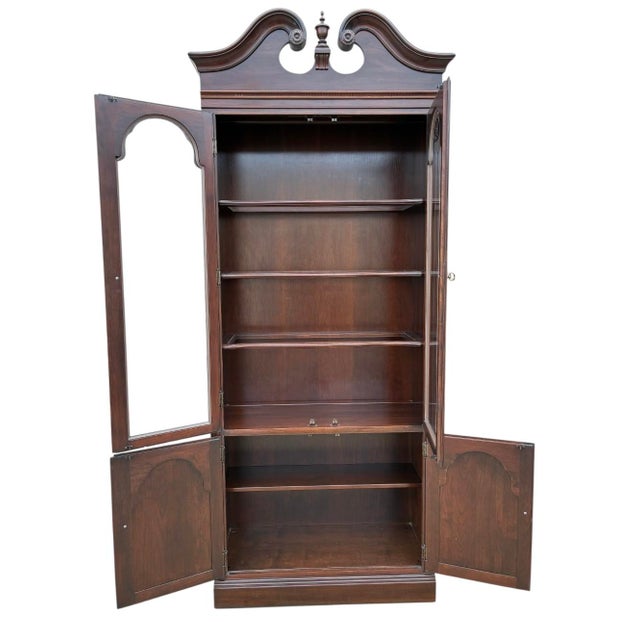1980s Ethan Allen Breakfront Georgian Court Display Cabinet Curio Hutch Chippendale For Sale - Image 11 of 14