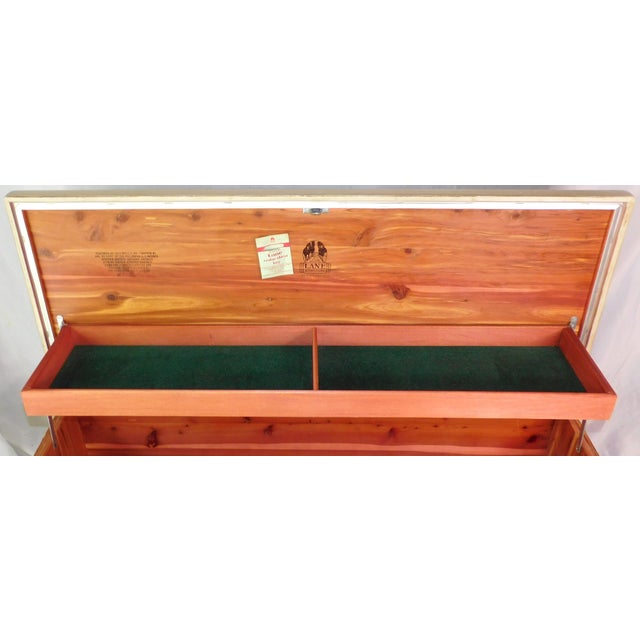 1957 Vintage Mid-Century Modern Lane Blonde Oak Veneer Cedar Chest ~ Lock Removed ~ For Sale - Image 10 of 17