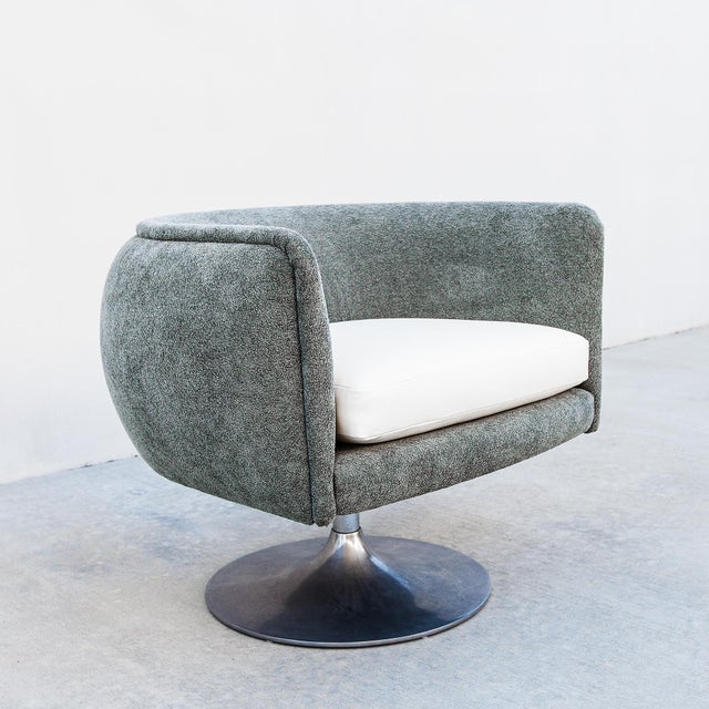 Restored Knoll D’Urso Swivel Lounge Chair in Boucle & Leather For Sale - Image 12 of 15