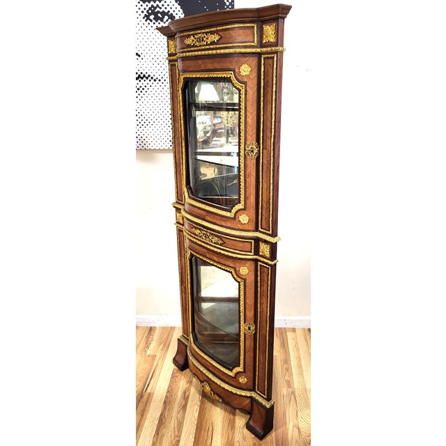 Antique French Bronze Mounted & Inlaid Corner Curio Cabinet Vitrine For Sale - Image 4 of 18