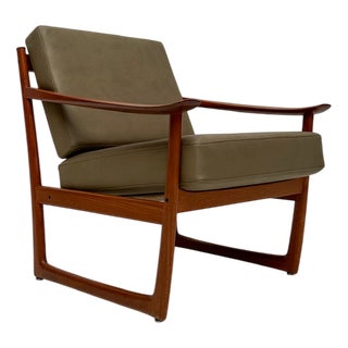 Vintage Danish Teak Lounge Chair FD 130 by Peter Hvidt & Orla Mølgaard-Nielsen for France & Daverkosen, 1960s For Sale