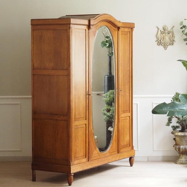 Large Art Nouveau 3-Door Wardrobe in Oak with Oval Mirror For Sale - Image 3 of 18