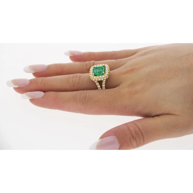 Grs Certified 2.66 Carat Minor Oil Colombian Emerald and Diamond Pave Ring For Sale In Miami - Image 6 of 9