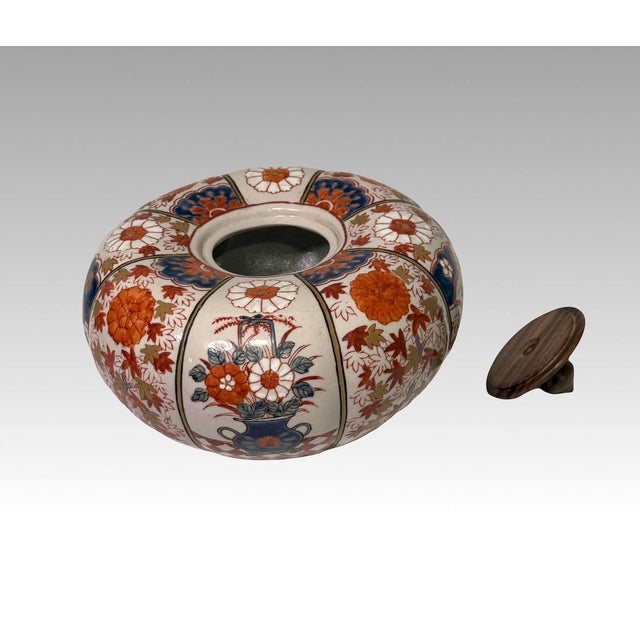 Wood Antique Meiji Japanese Fukagawa (Scented Orchid Co.) Imari Rare Lobed Pumpkin Form Ginger Jar With Flowers and Maple Leaves, Signed For Sale - Image 7 of 7