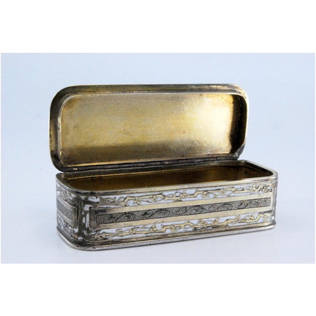 Silver Snuff Box with Blue Enamelled Applications and Gold Interior For Sale - Image 5 of 11