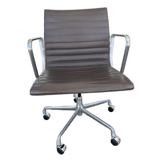 Herman Miller "Eames Management Desk Chair" - Leather Upholstered For Sale
