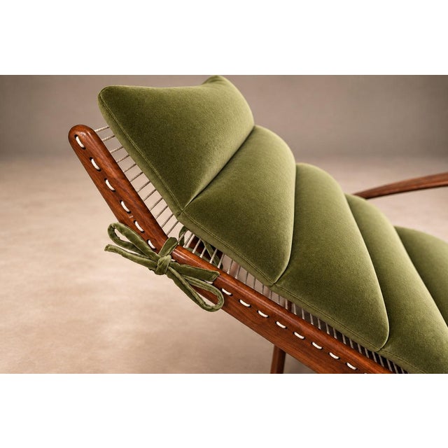 Brazilian Modern Chaise Lounge in Caviúna and Moss-Olive Velvet by Pierre Weckx, 1950s For Sale In New York - Image 6 of 18