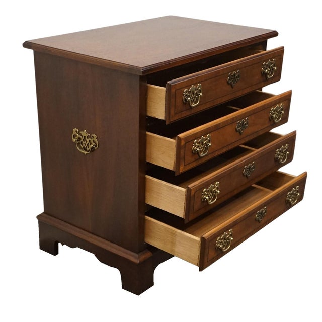 Late 20th Century Stanley Furniture Stoneleigh Collection Solid Mahogany Traditional 25" Chairside Accent Chest / End Table For Sale - Image 5 of 12