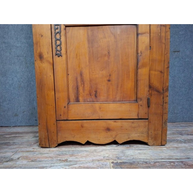18th Century Rustic Wardrobe in Fir For Sale - Image 6 of 12