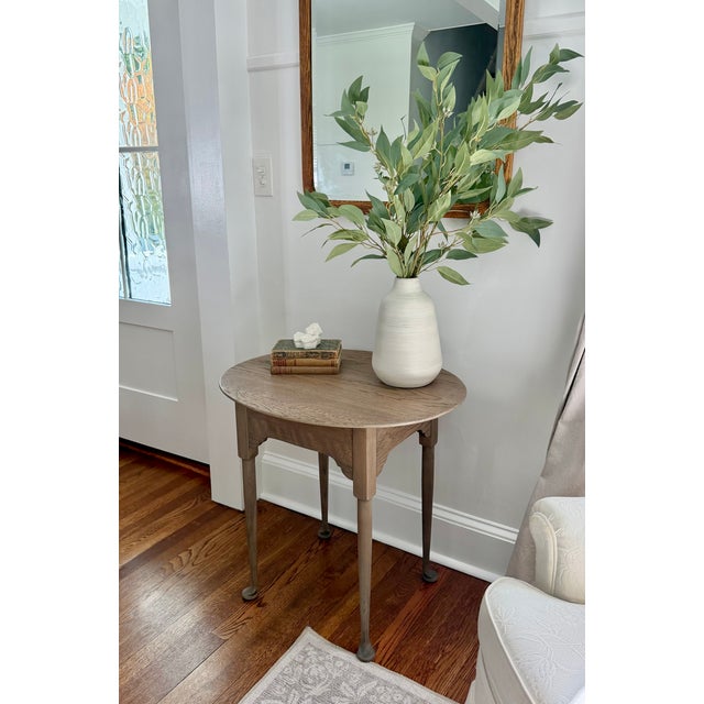Tan Vintage Queen Anne Style Refinished Oval Tiger Oak Side Table With Cabriole Legs and Scalloped Skirt For Sale - Image 8 of 10
