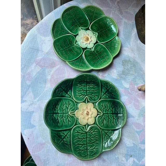 Green Set of 3 English Majolica Pottery Low Compote and Plates Lily Pads & Herons, C. 1870-1880 For Sale - Image 8 of 11