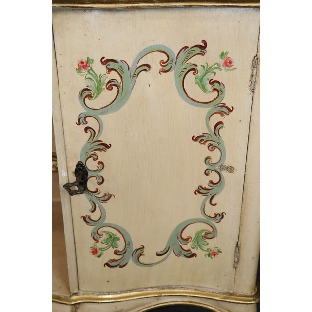 Vintage Italian Venetian Style Creme Painted & Gilt Cabinet C. 1950s For Sale - Image 15 of 15