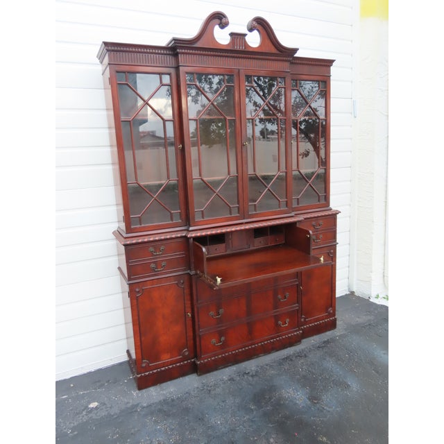 Union National Flame Mahogany 2 Part Breakfront China Display Cabinet 6666 For Sale - Image 4 of 18