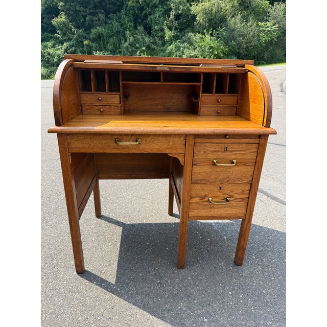 Antique Paris Mfg. Co. Oak Roll-Top Secretary Desk – No. 650 – South Paris, Maine A beautiful and increasingly hard-to-...