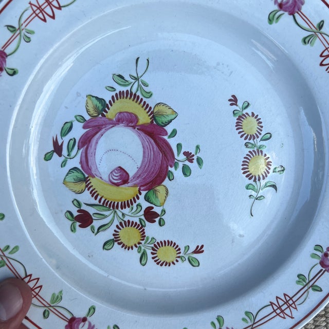 A Very Fine Antique Pearlware Queen's Rose Plate, Circa 1800 For Sale - Image 11 of 12