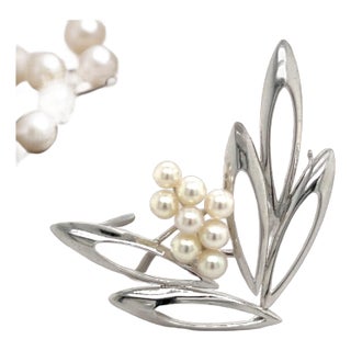 1990s Mikimoto Estate Akoya Pearl Brooch Pin Sterling Silver For Sale