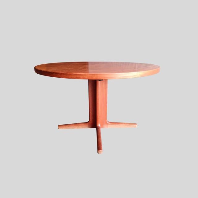 Danish Round Teak Dining Table with Juliane Chairs by Johannes Andersen for Vejle Mobelfabrik, 1960, Set of 5 For Sale - Image 10 of 14