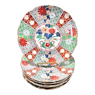 Vintage Japanese Imari 22k Gold Dinner Plates – Hand Painted Japanese Floral Vase Panel Design - Set of 6 For Sale