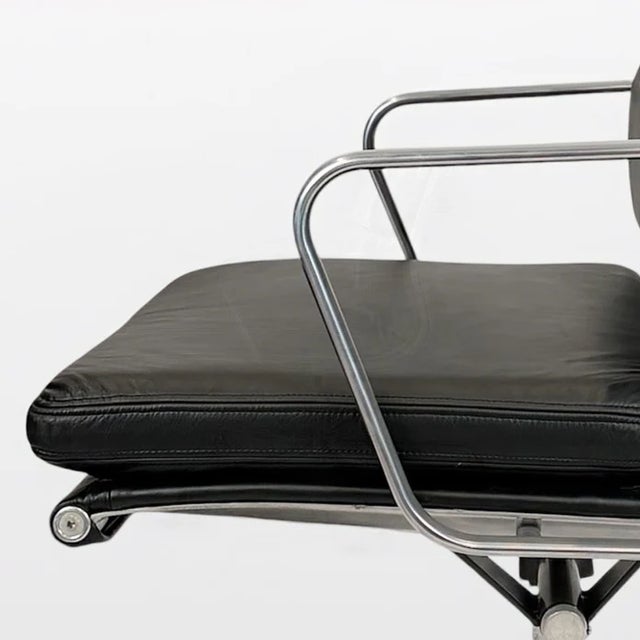 Herman Miller Eames Aluminum Group Soft Pad Management Chair – Black Leather For Sale - Image 6 of 11