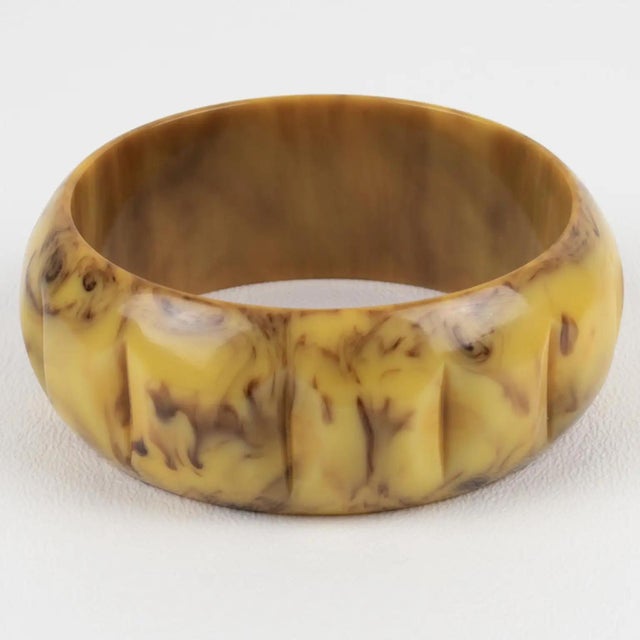 Banana and Chocolate Bakelite Bracelet Bangle with Carving For Sale - Image 4 of 7