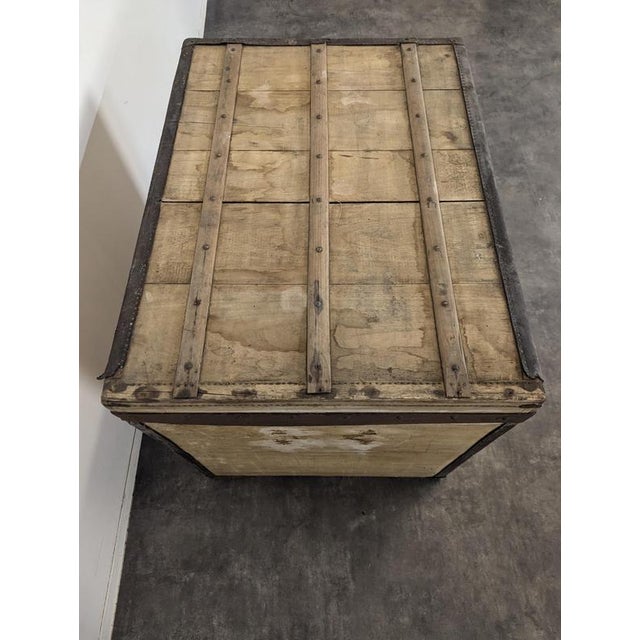 Vintage Travel Trunk in Wood For Sale - Image 4 of 7