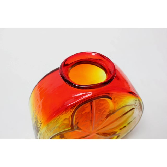 Amberina / Tangerine Blown Glass "Clover" Vase by Joel Myers for Blenko For Sale - Image 9 of 11