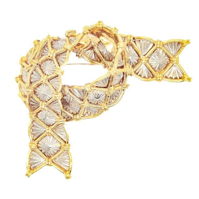 Signed Cartier Mid-Century Modern 18k Yellow & White Gold Two-Tone Ribbon Brooch For Sale - Image 12 of 12