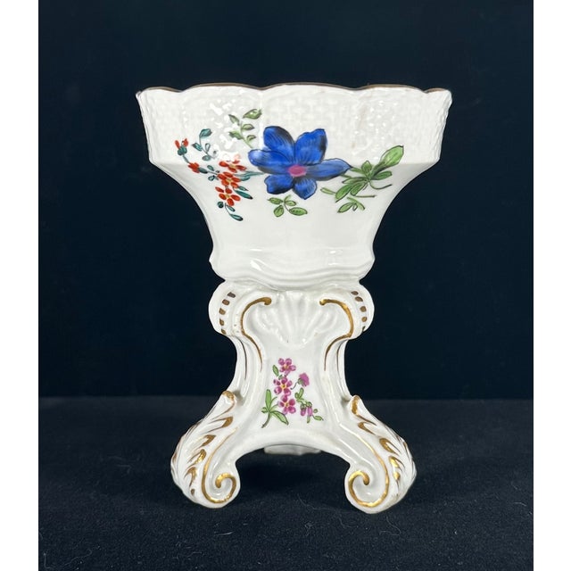 Baroque Antique Meissen Porcelain Footed Salt Cellar Ca. 1735 Hand Painted For Sale - Image 3 of 12