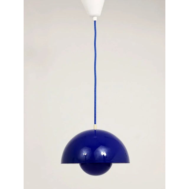 Metal Danish Blue Enameled Flowerpot Pendant Lamp by Verner Panton for Louis Poulsen, 1969 For Sale - Image 7 of 11
