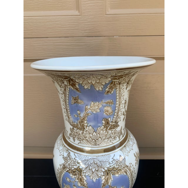 Late 20th Century Late 20th-Century Chinoiserie Blue, White and Gold Porcelain Vase For Sale - Image 5 of 10