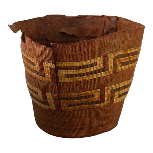 Antique Southwest Native American Pima Hand Woven Basket Unsigned C1900 Measures - 7" x 9 3/8" x 9" An antique basket...