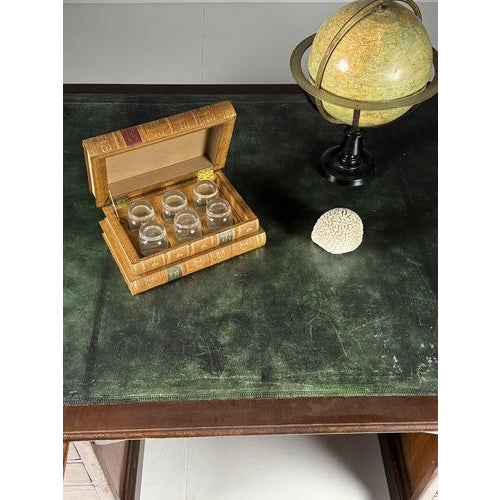 English Desk with Green Leather For Sale - Image 15 of 18