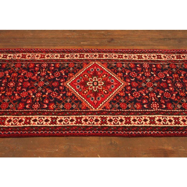 Middle Eastern Rug in Wool For Sale - Image 9 of 10