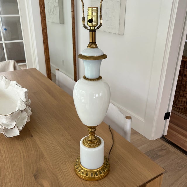 French Vintage White Ormolu Mounted French Opaline Lamp For Sale - Image 3 of 7