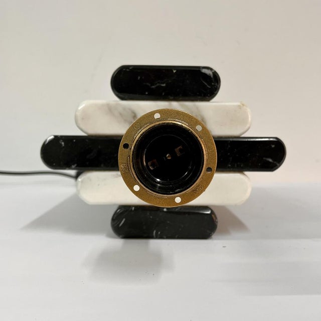 Mid-Century Modern Large Geometric Black and White Marble Table Lamp, Italy, 1970s For Sale - Image 3 of 7