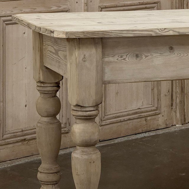 Wood 19th Century Stripped English Pine Dining Table For Sale - Image 7 of 18