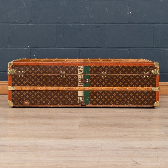 Louis Vuitton Antique French Cabin Trunk in Louis Vuitton, 1910 For Sale - Image 4 of 18