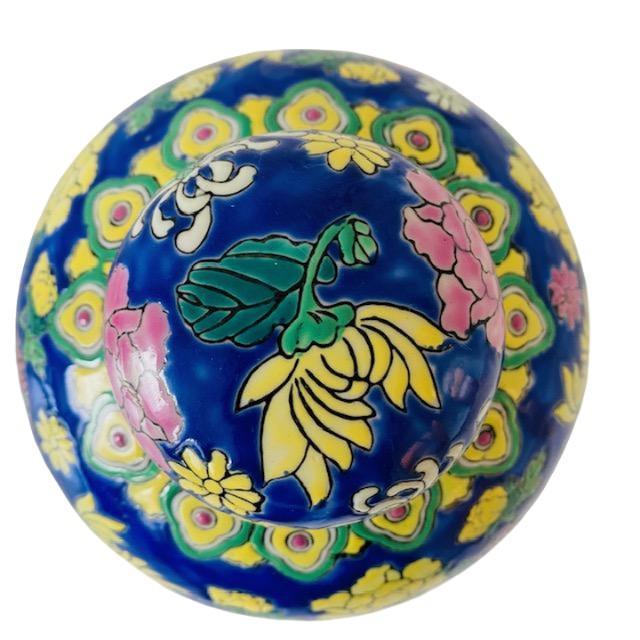 Mid-Century Oriental Ginger Jar in Polychrome Ceramic, 1950s For Sale - Image 6 of 8