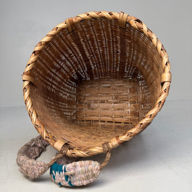 Japanese Handwoven Bamboo Carrying Basket, 1960s For Sale - Image 6 of 9