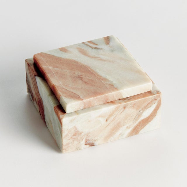 Honed to a semimatte finish, this stunning marble is specifically known for its unique darkBrown to lightBrown broad...