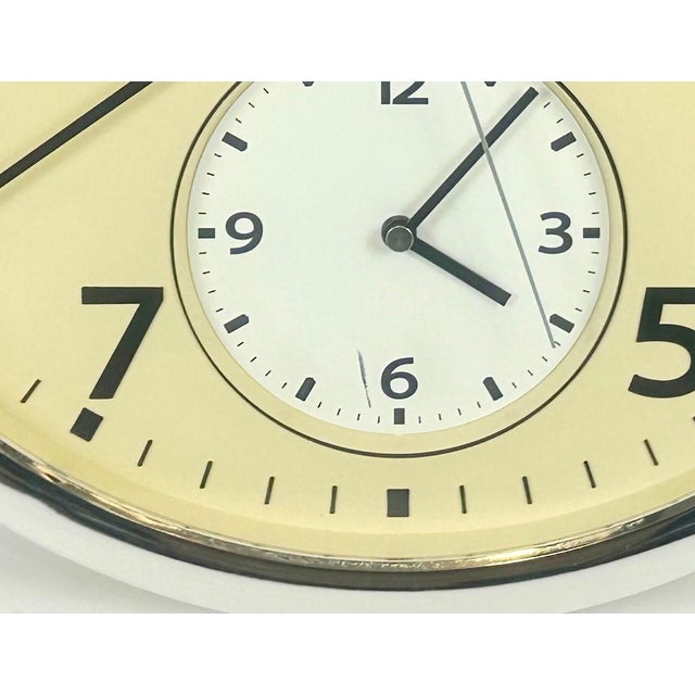 Very good condition. The only defect is a scratch on the lower part on the background of a small shield (close-up in the...