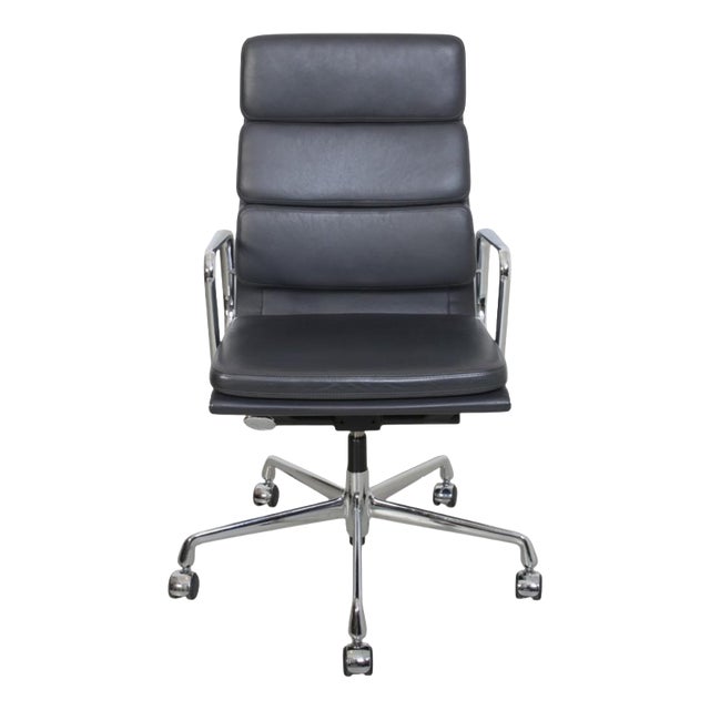 EA-219 Office Chair in Grey Leather by Charles Eames For Sale