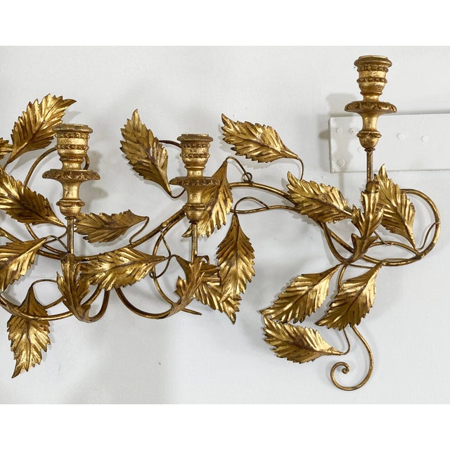 Hollywood Regency Vintage Italian Hollywood Regency Style Gilt Leaf Wall Sconce For Sale - Image 3 of 6