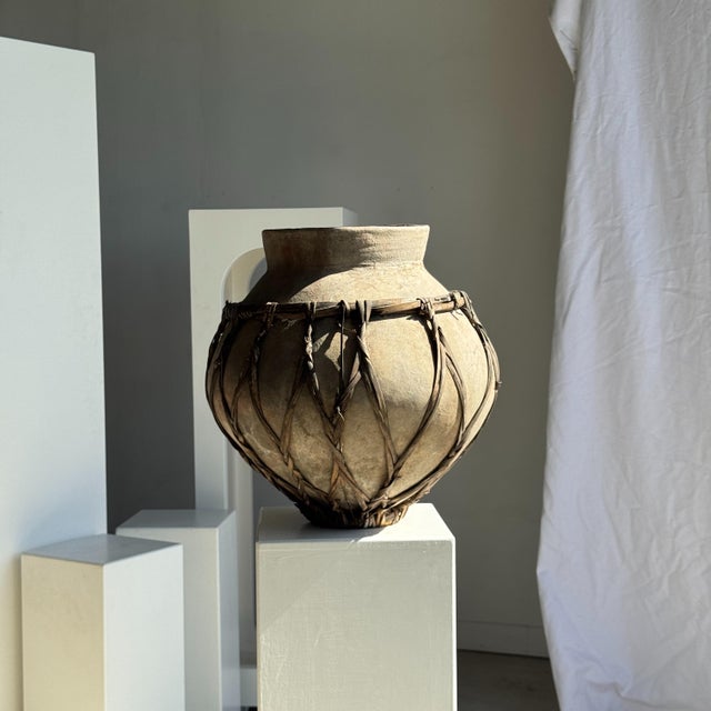 Ceramic Large Light Grey Terracotta Pot with Brown Rattan Handles and Crossbars, 1960s For Sale - Image 7 of 7