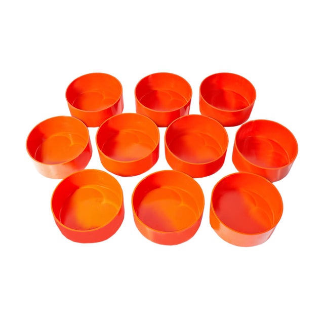 A set of melamine stackable bowls designed by Massimo Vignelli (1931-2014) for Heller. Made in the 1960s, this set...