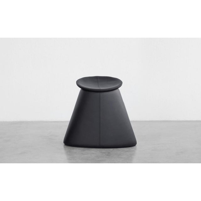 Svasato chair by Imperfettolab Dimensions: 73 x 49 x H 61 cm Materials: Fibreglass, leatherette